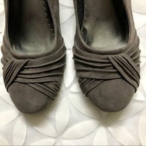 New Bichon Suede Pump